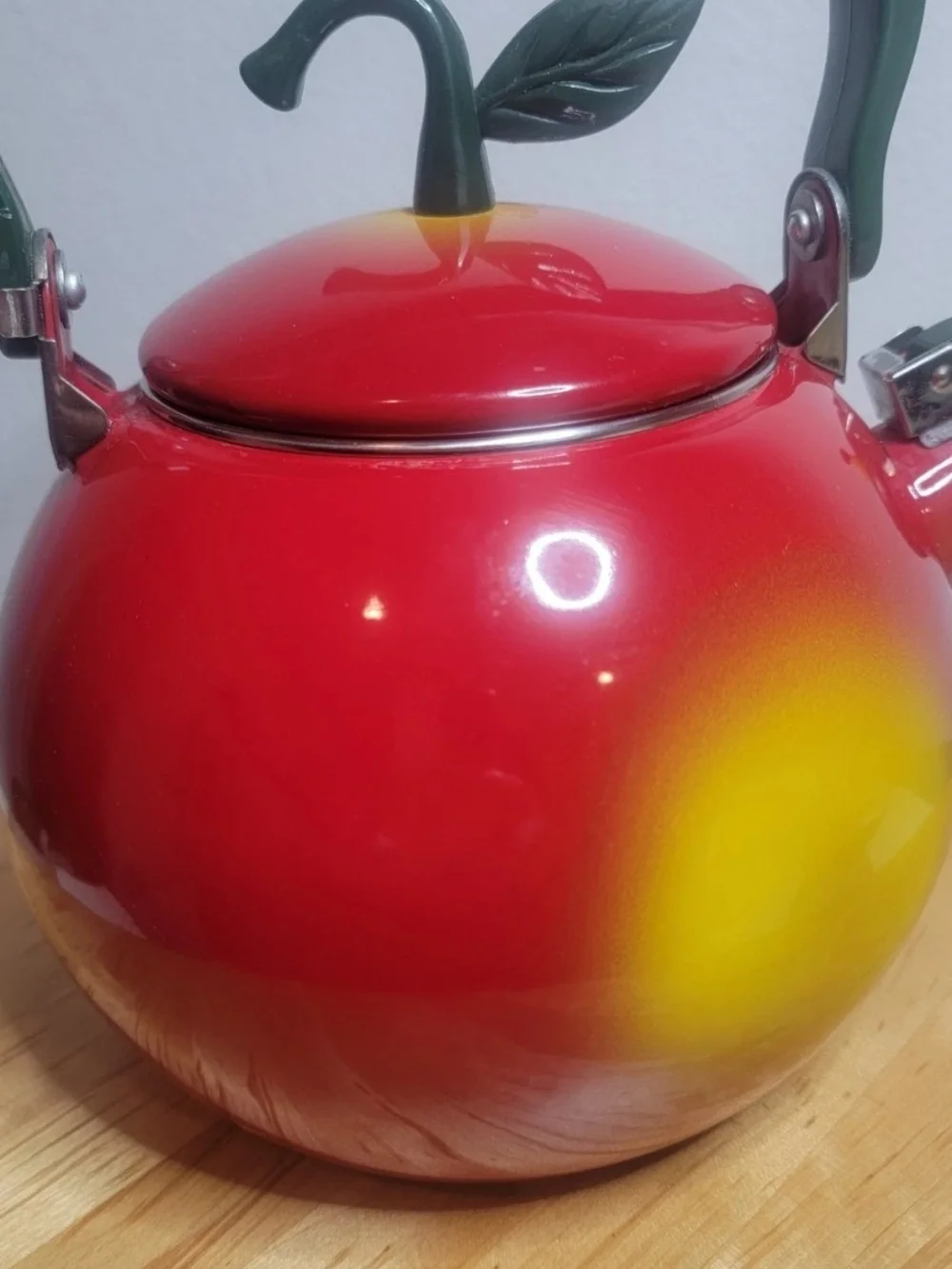 Decorative Red and Yellow Apple Whistling Tea Kettle with Green Handle